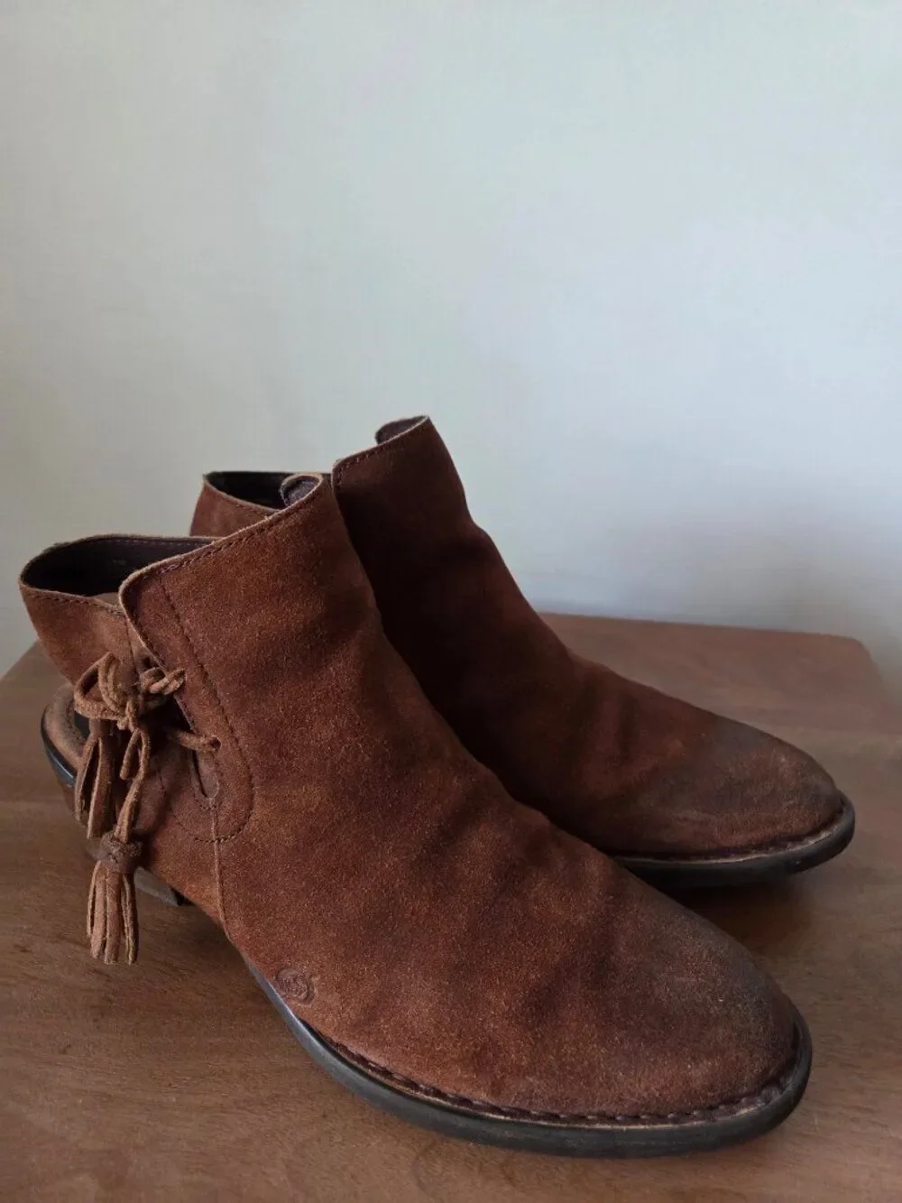 EUC BORN GENUINE LEATHER BROWN STACKED HEEL BOOTIE SHOES SIZE 9.5
